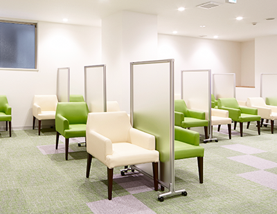 ソーシャルディスタンスに配慮した待合室
